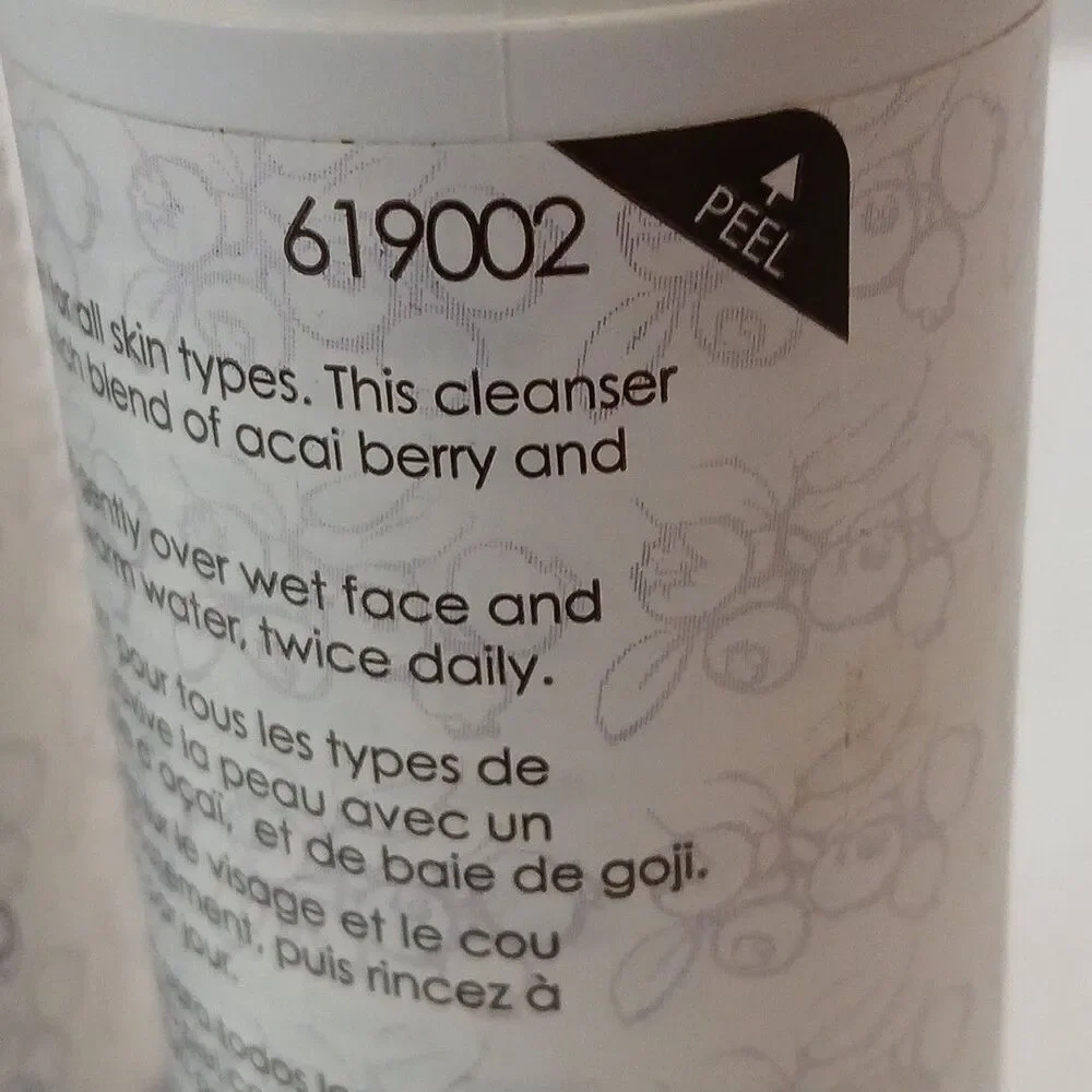 (2) Frutique Beauty By Nature Berry Berry Purifying Cleanser 6.8OZ 619002